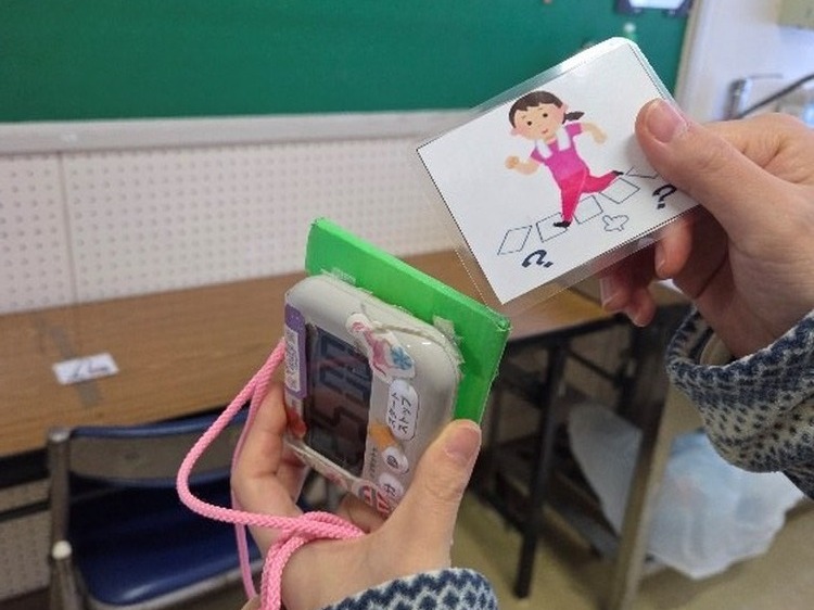次の活動内容と開始時間をタイマーで知らせる様子